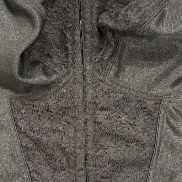 Sophisticated Black Lace Women's Bra - Picture 4 of 4